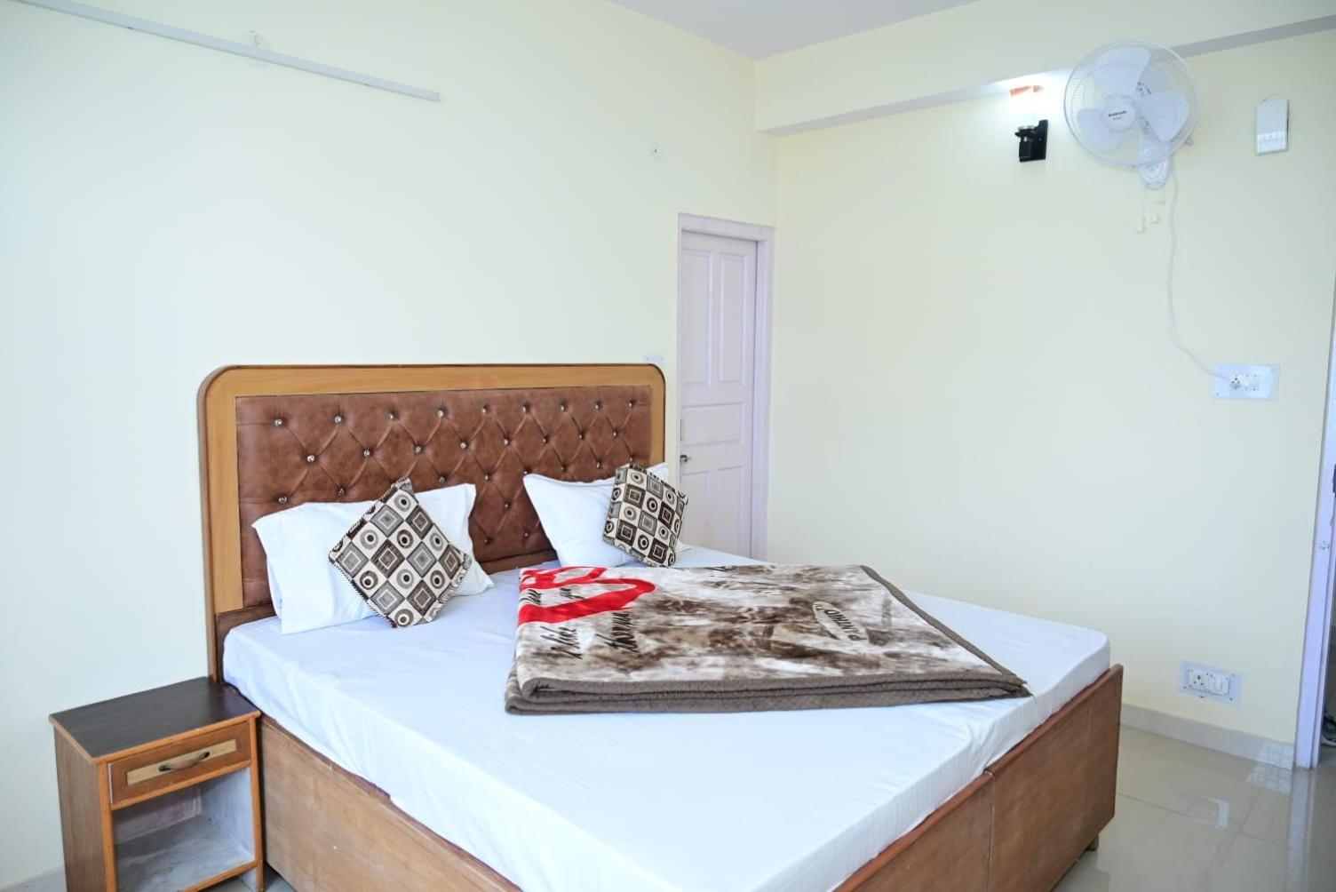 Krishna B&B Near Mall Road Shimla Exterior foto